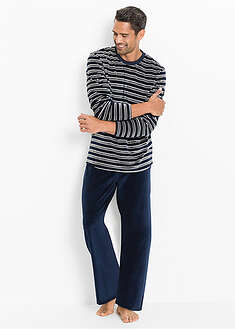 Pehmeä plyysipyjama pitkähihaisella paidalla