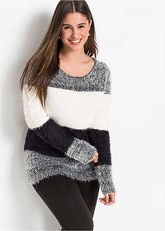 Pehmoinen neulepusero raitakuosilla