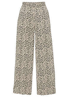 housut-leveilla-lahkeilla