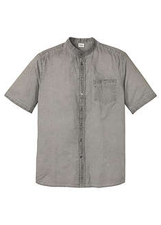 lyhythihainen-kauluspaita-haalistuneella-ilmeella