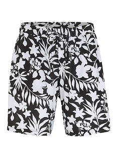 leveat-korkeavyotaroiset-viskoosishortsit