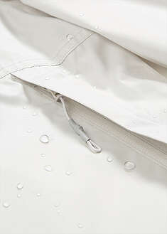 Erittäin kevyt, tuulen- ja vedenkestävä ätiiystakki kanto-ominaisuudella