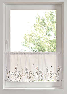 Kukkakirjailtu salusiini