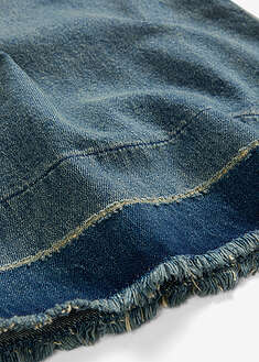 Leveälahkeiset keskivyötäröiset farkut