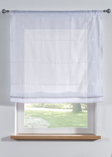 Kirjailtu laskosverho, useita kokoja